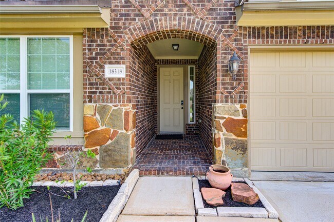 Photo - 18318 Russett Green Dr