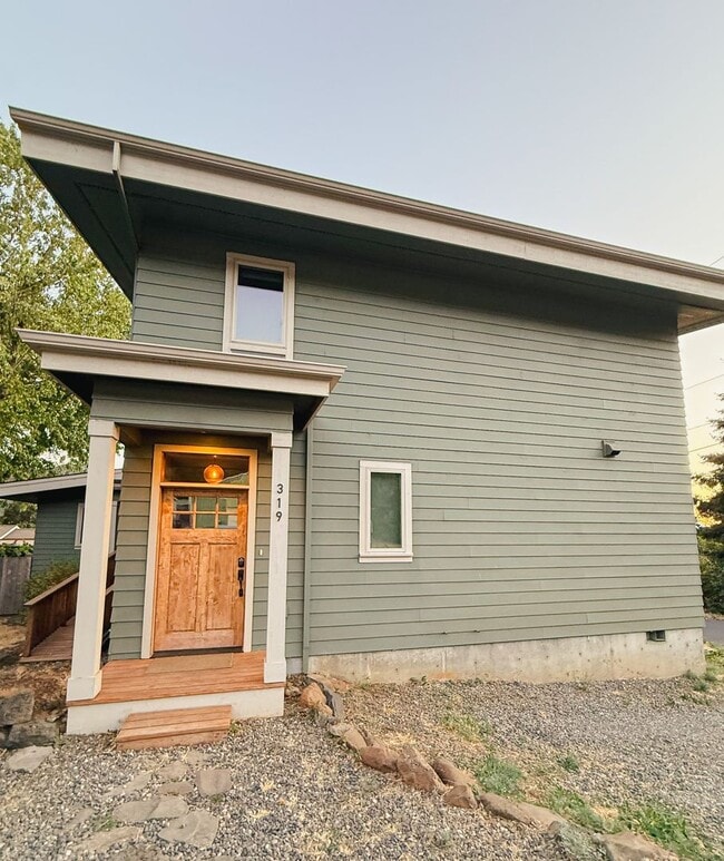 319 W Jefferson St