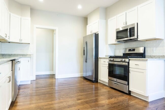 Photo - 2021 Commonwealth Ave Unidad 2