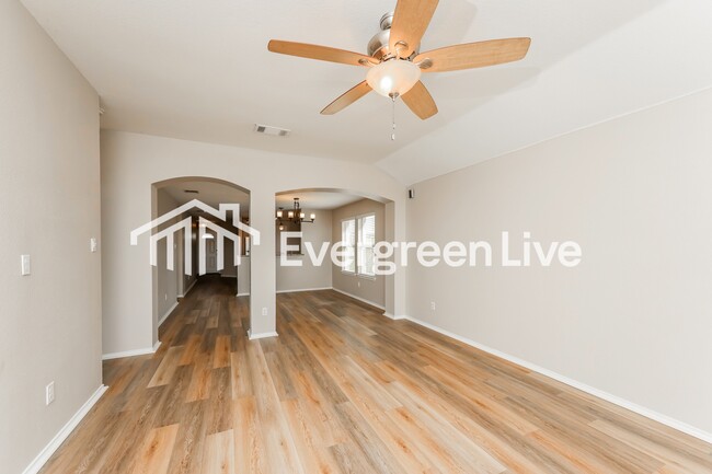 Photo - 1501 Meadow Creek Dr