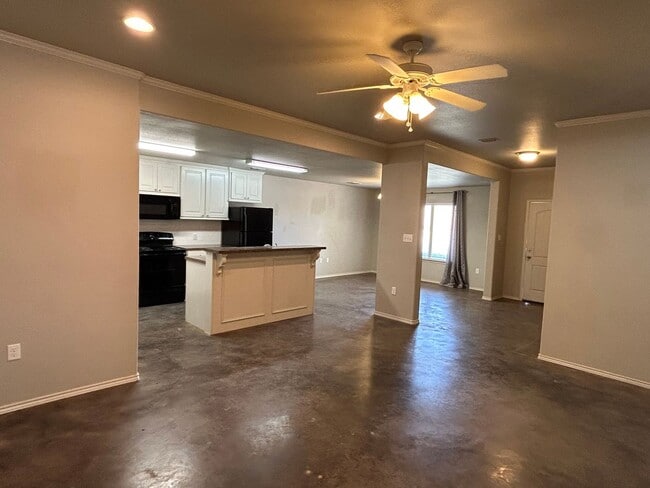 Photo - 3211 108th St