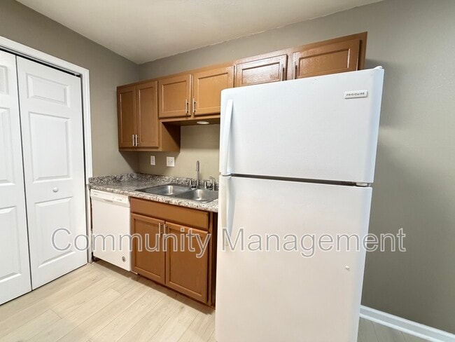 2150 N Sherwood Forest Dr Unidad 10B