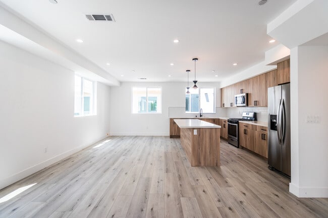 Photo - 4295 1/2 Tujunga Ave