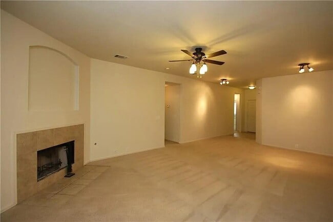 Photo - 125 Camelia Pkwy