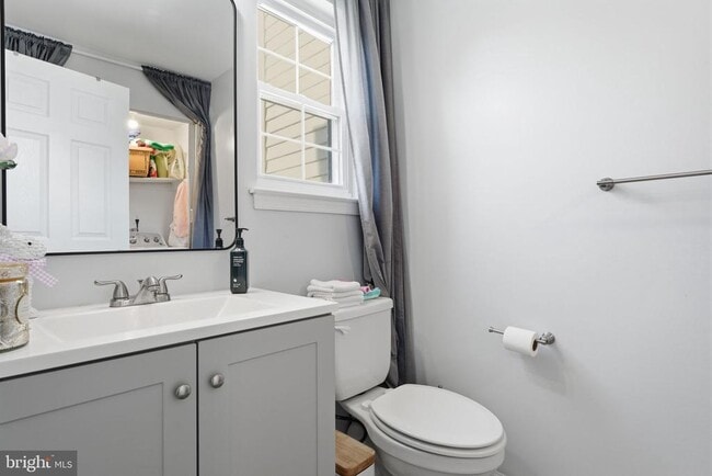 Photo - 272 Hudson Ct