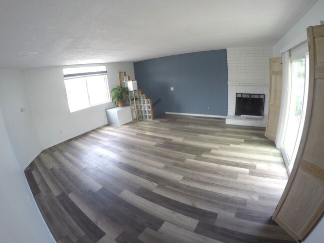 Building Photo - 1631 Van Horne Ln