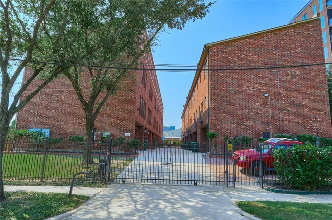 2422 Navigation Blvd Unit E