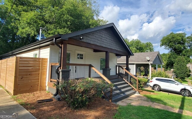 Building Photo - 1081 Fair St SW