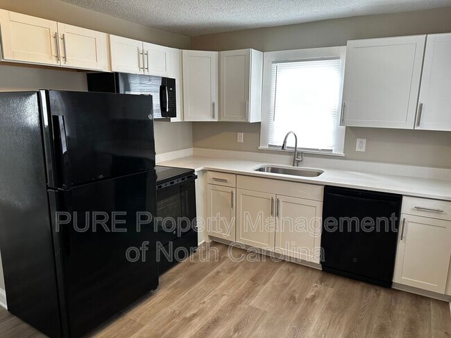 Photo - 208 S Lexington Dr