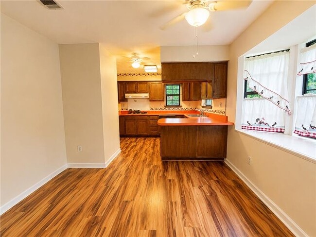 Photo - 117 Maple Dr