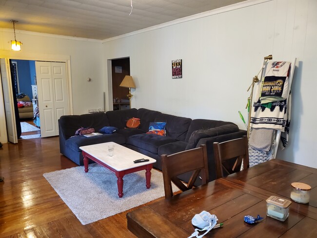 Building Photo - 95 Wallingford Rd Unit 1 Rental