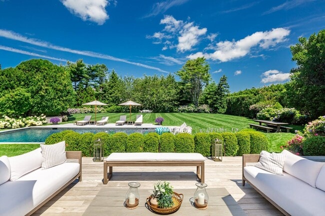 Photo - 784 Mecox Road