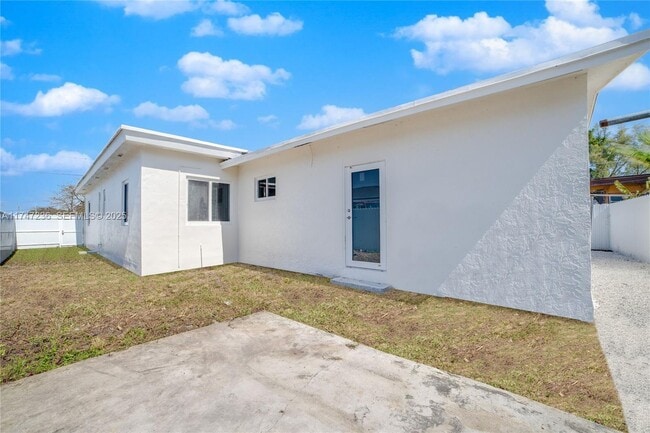 Photo - 10272 SW 178th St Unit 1