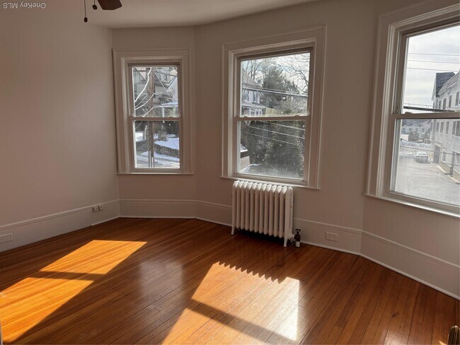 Photo - 129 Washington Ave Unidad 1 Side