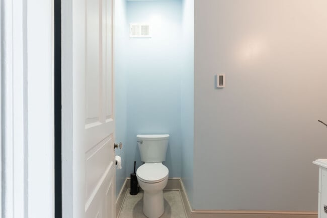 Photo - 4504 Regent St