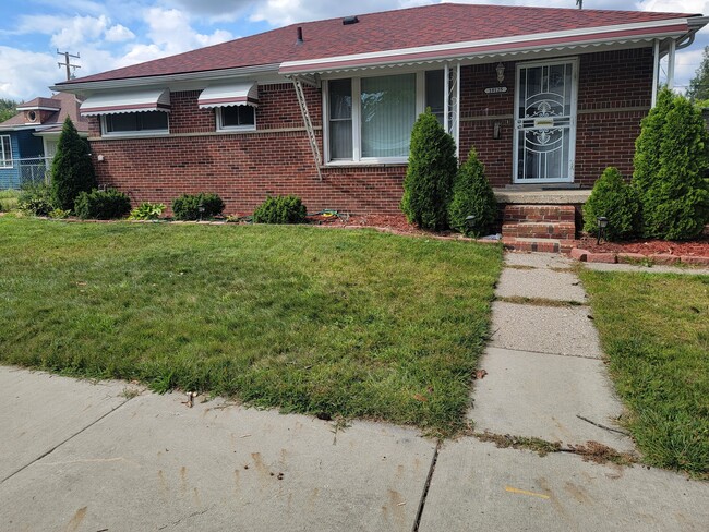 Building Photo - Maine