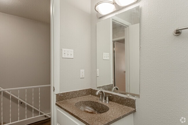 2BR, 1.5BA - 900SF