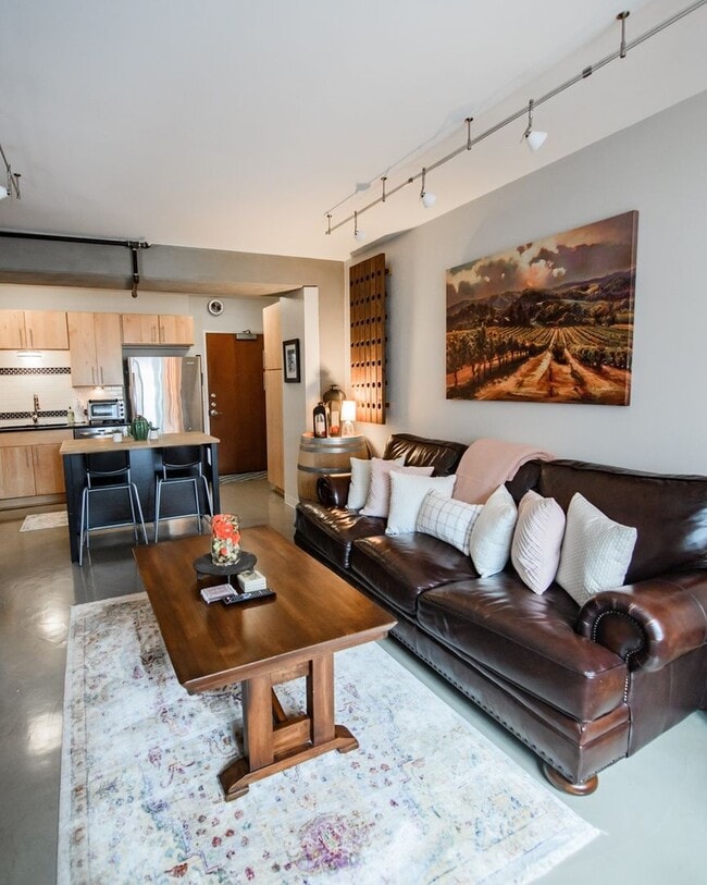 Photo - 800 Brazos St