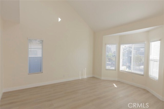Photo - 2215 Marshallfield Ln