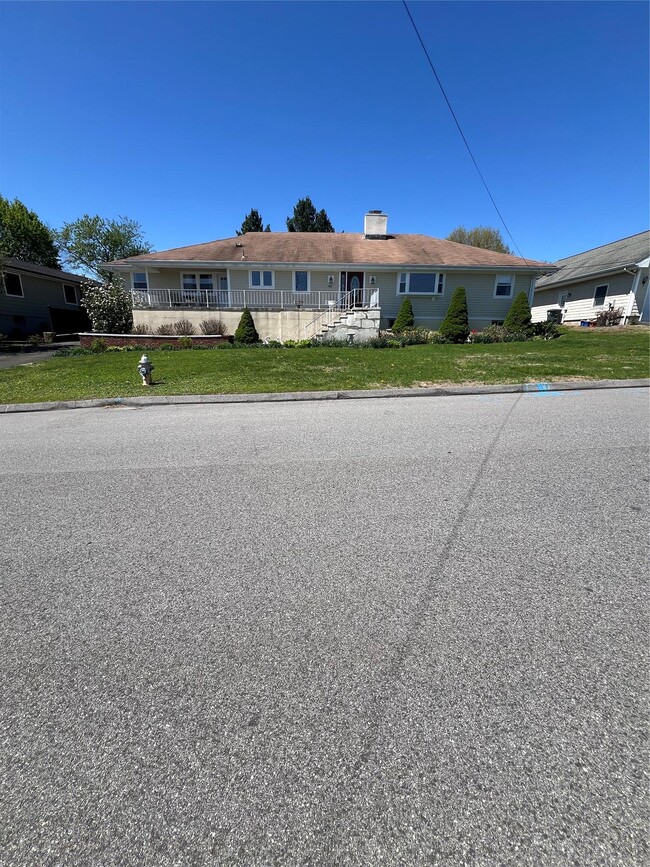 Photo - 46 Sylvan Rd House