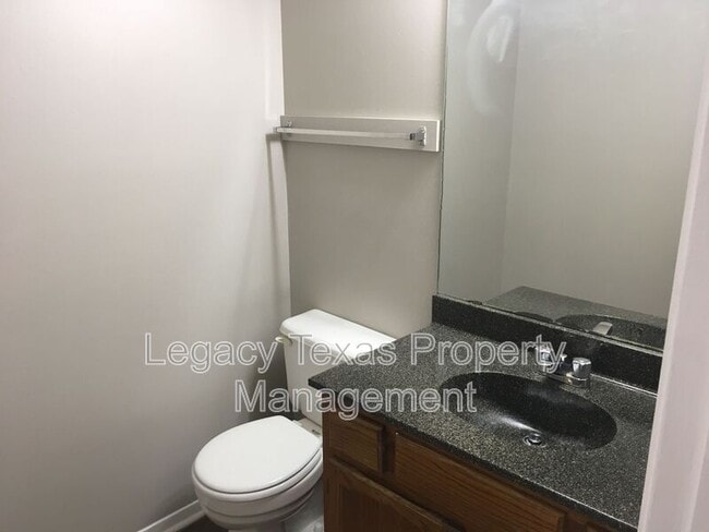 Building Photo - 1409 Courtney Pl Rental