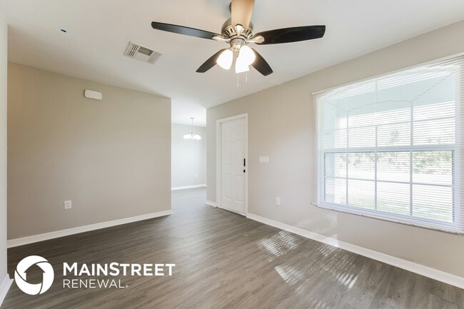 Photo - 1877 Mettler Ave