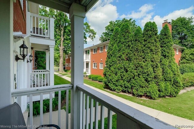 Photo - 487 N Eton St Unit 5