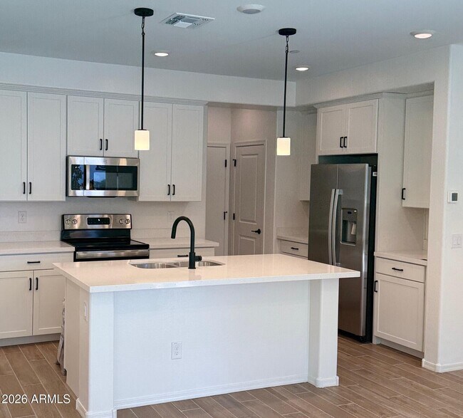 Building Photo - 2628 S Voyager Dr