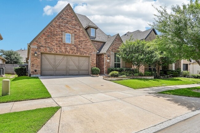 808 Parkland Dr