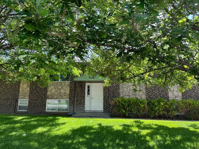 Building Photo - 240 Margaret Dr Unit Thompson 240 Margaret Drive 4D Rental