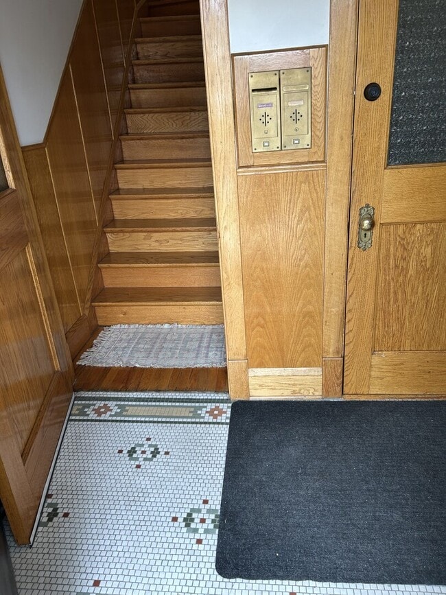 Photo - 5107 W Cullom Ave