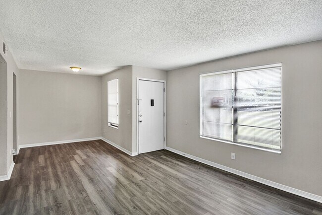 Photo - 473 Bentwood Ln Unit A