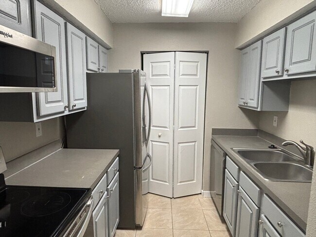 3732 Idlebrook Cir Unit 210