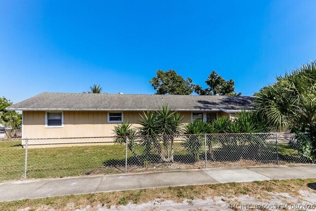 Photo - 200 Perry Ave
