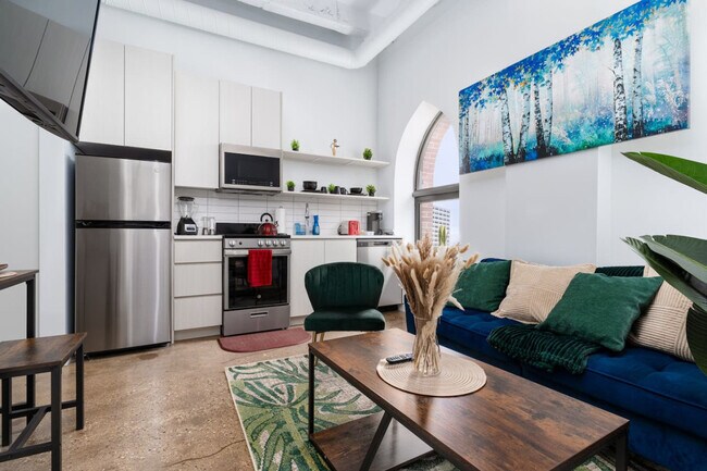 Building Photo - 1049 W Lawrence Ave Rental