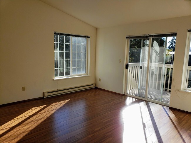 Photo - 1108 E Maryland St Unidad 2