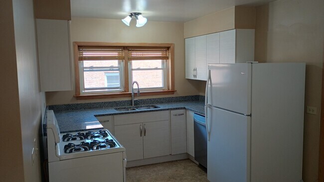 Photo - 4950 Greenwood St Unit 3E