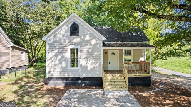 Photo - 335 S McLin St House