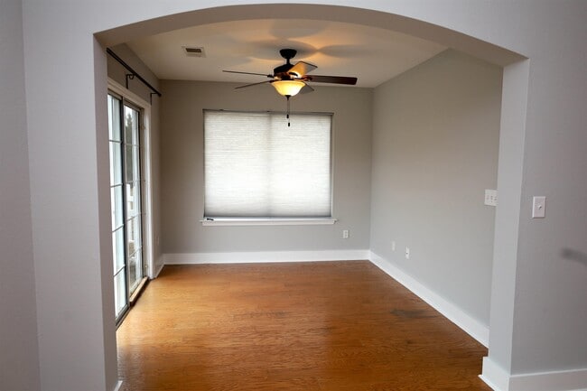 Photo - 698 Pepperbush Dr