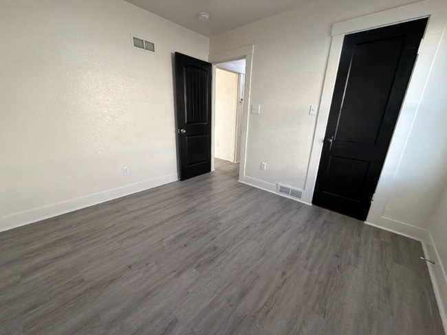 Photo - 2731 7th Ave