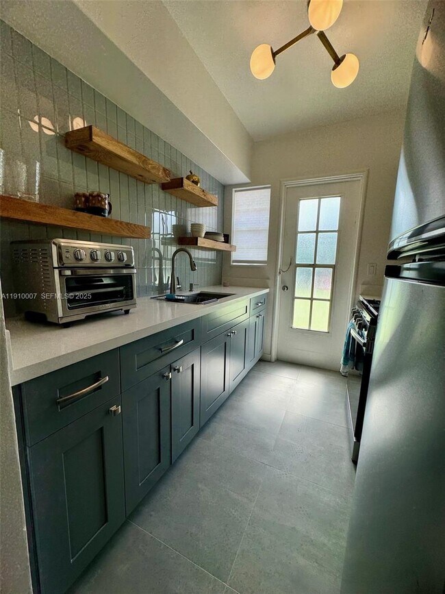 Photo - 8620 Byron Ave Unit 8620-7