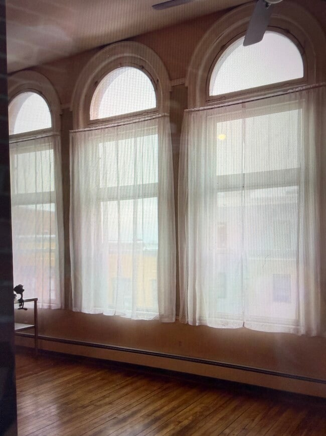 Photo - 178 Lisbon St Unidad third floor