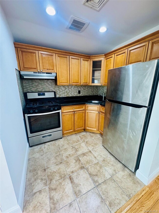 Photo - 224-05-224-93 93rd Ave