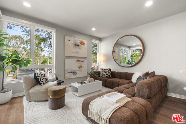 Photo - 7428 Santa Monica Blvd Unit 304