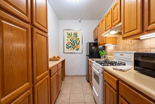 129 W 56th St Unit 3R
