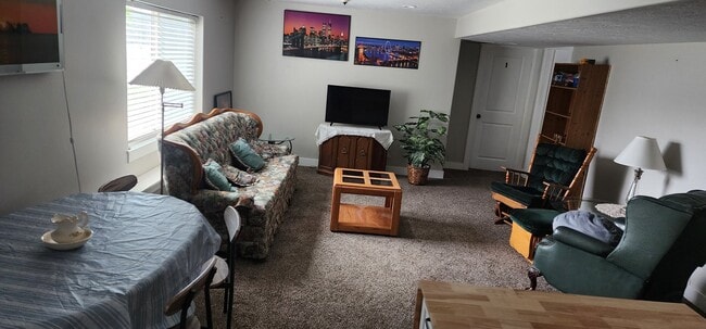 Photo - 33 W 1600 S St