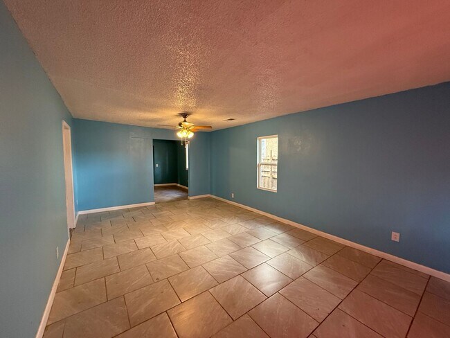 Photo - 3 Bed 1 Bath home!
