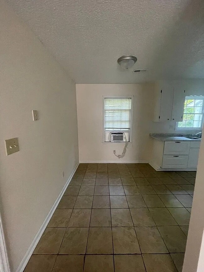 Photo - 987 Pebble Rd