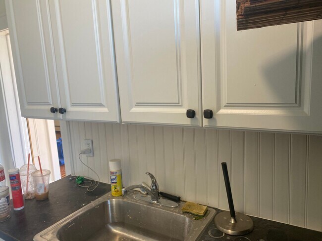 Photo - 185 High St Unit Apt e