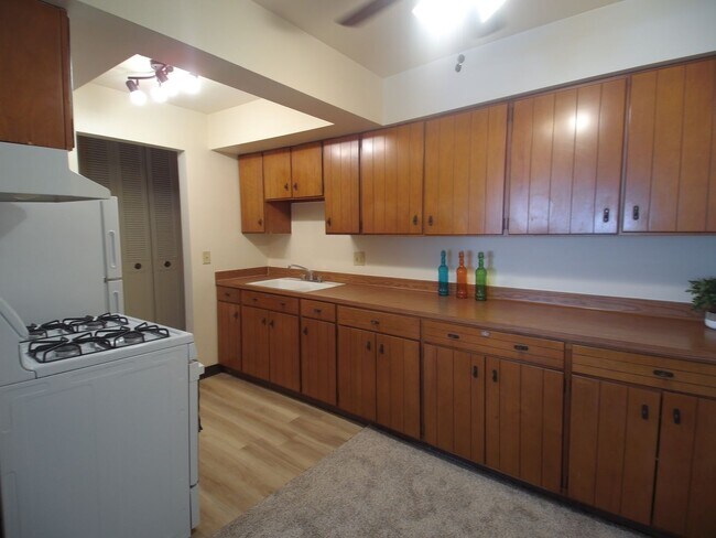 Photo - Oakview Manor